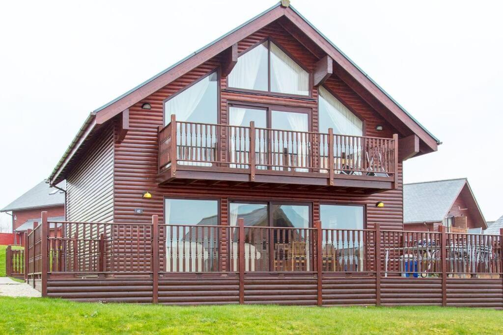 Retallack Resort 4 Bedroom Lodge - Hot Tub For Hire On Request -Pool & Spa Padstow Exterior photo